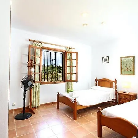 Villa Beautiful In Port By Renthousing *